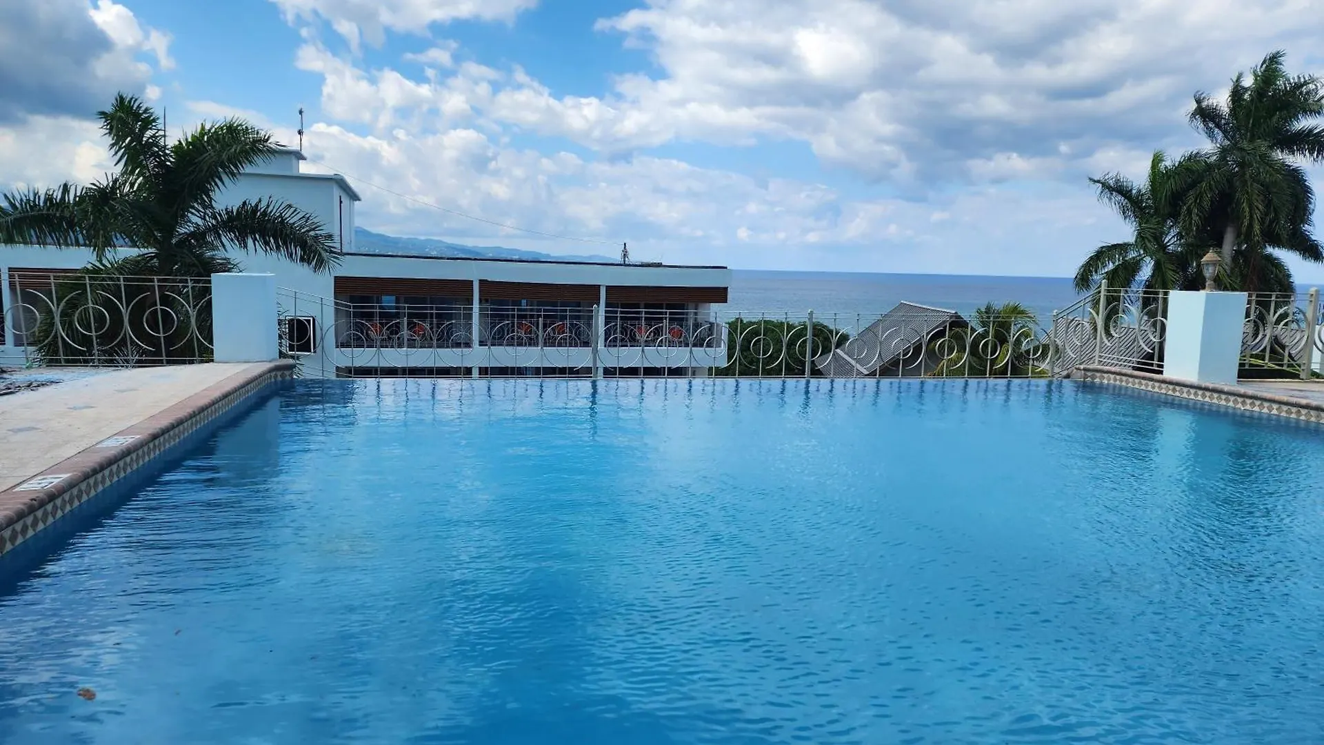 Hotel 39 Jamaica Μοντέγκο Μπέυ